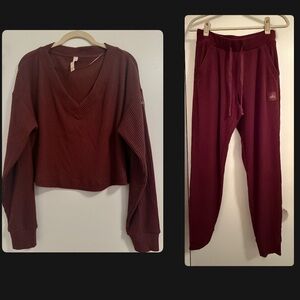 2 piece set! Alo Muse Sweatshirt and Sweatpants SET